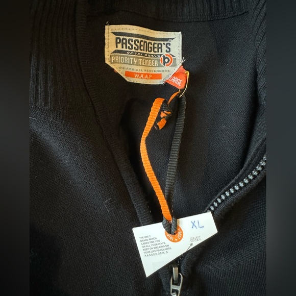 🆕 Passenger’s Black Pullover Sweater, XL - Picture 3 of 6